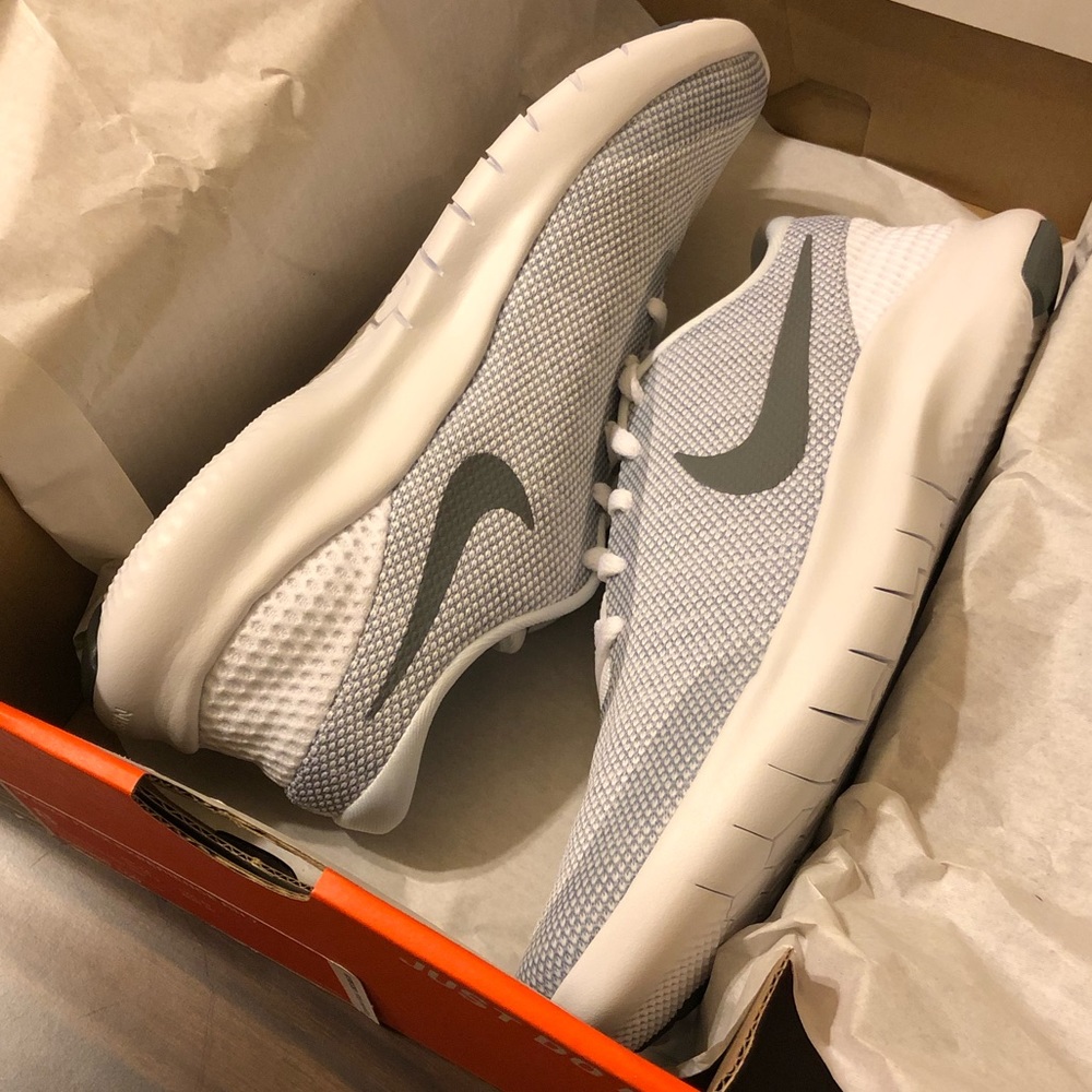 Brand new! Never word Nike Flex Experience Run 7